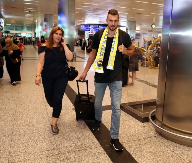 Fenerbahçe’nin Yeni Transferi Guduric İstanbul’da