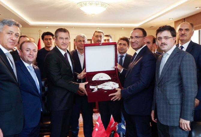 Nurettin Canikli, Başbakan Yardımcılığı Görevini Bekir Bozdağ’a Devretti