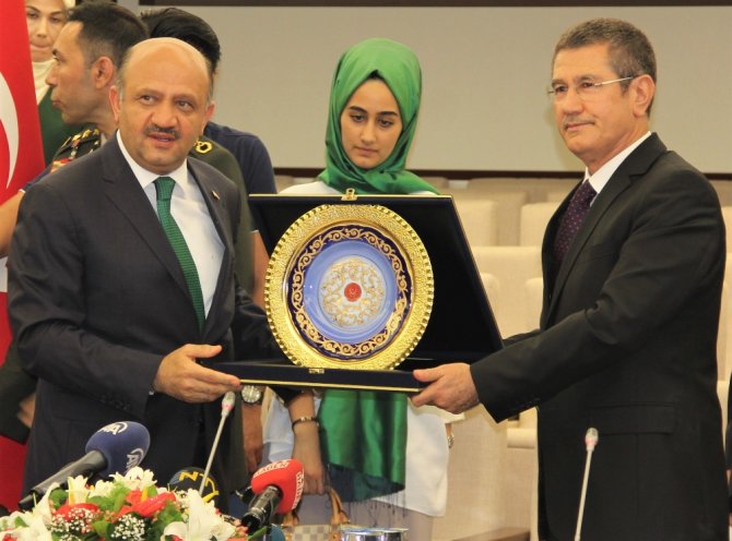 Bakan Işık, Görevini Nurettin Canikli’ye Teslim Etti