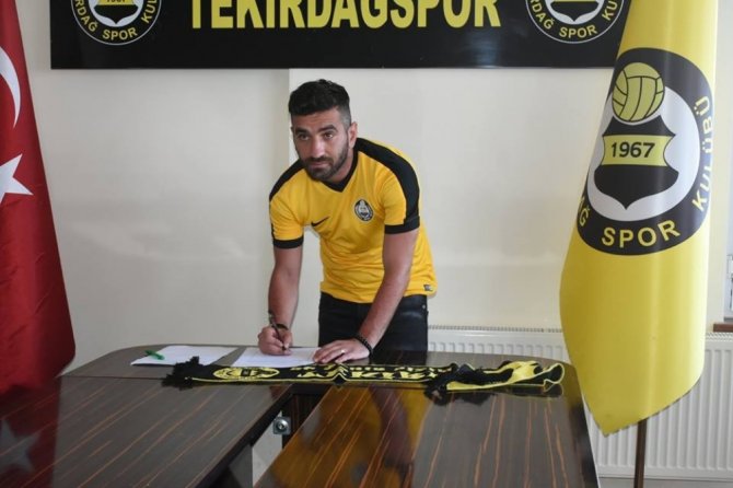 3 Günde 22 Futbolcuya İmza Attırdılar
