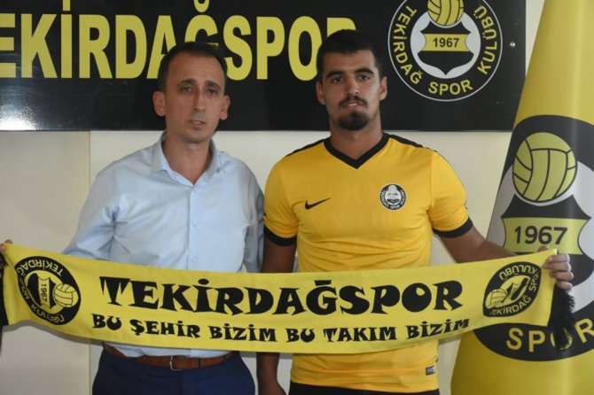 3 Günde 22 Futbolcuya İmza Attırdılar