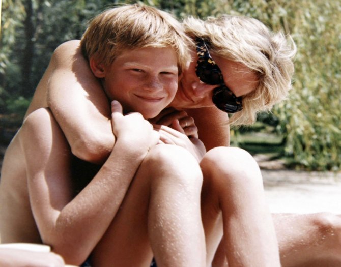 Prens William Ve Harry, Anneleri Diana’yı Anlattı