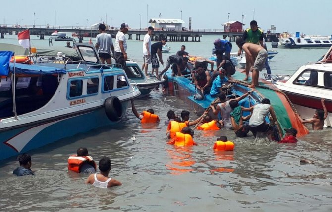 Endonezya’da Sürat Teknesi Devrildi: 10 Ölü