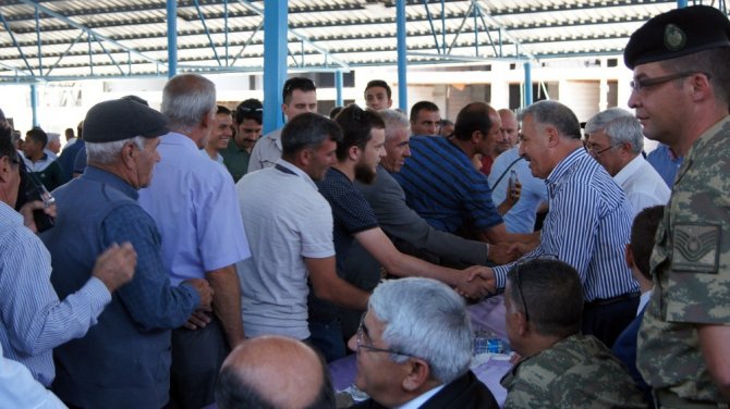 Bakan Arslan Taziyeleri Kabul Etti