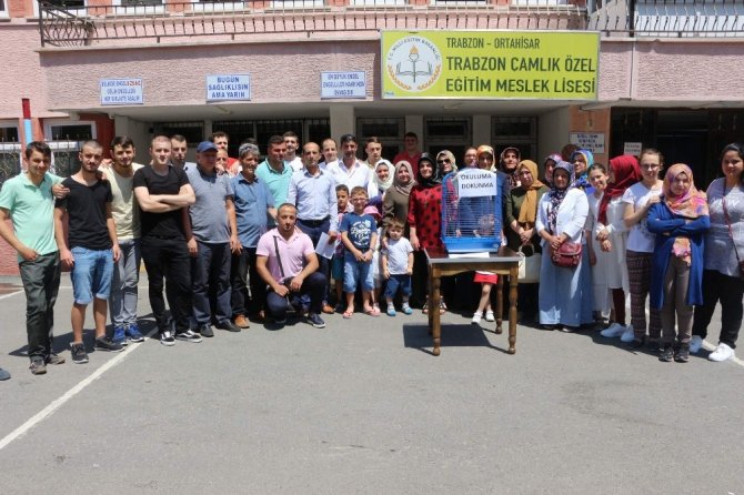Trabzon Çamlık Özel Eğitim Meslek Lisesi’nin Kapatılmasına Öğrenci Ve Velilerden Tepki