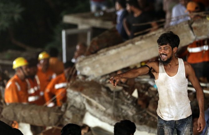 Hindistan’da Apartman Çöktü: 17 Ölü