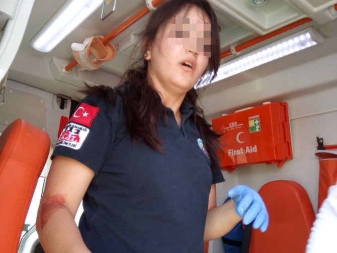 Yaralı 112 Ekibine Saldırdı: Birini Isırdı, Diğerini Boğdu