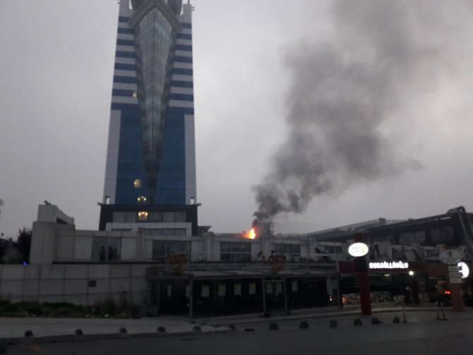 İstanbul’da Lüks Otelde Yangın Paniği
