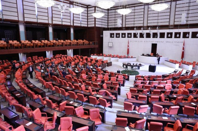Chp’li Vekillerin İç Tüzük Eylemi Devam Ediyor