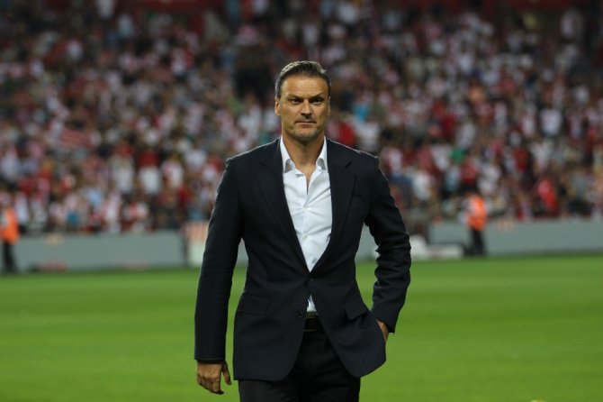 Yeni Stada İlk Adım