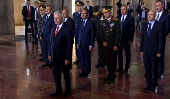 Yıldırım, Yaş Üyeleri İle Anıtkabir’i Ziyaret Etti