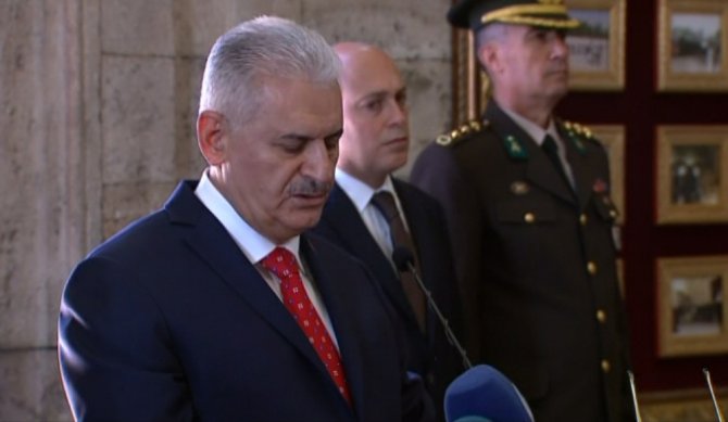 Yıldırım, Yaş Üyeleri İle Anıtkabir’i Ziyaret Etti