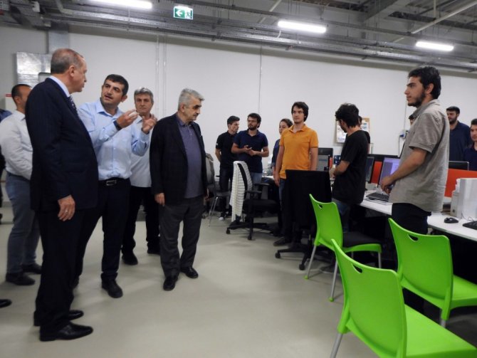 Erdoğan’dan Milli İha Tesislerini Ziyaret Etti