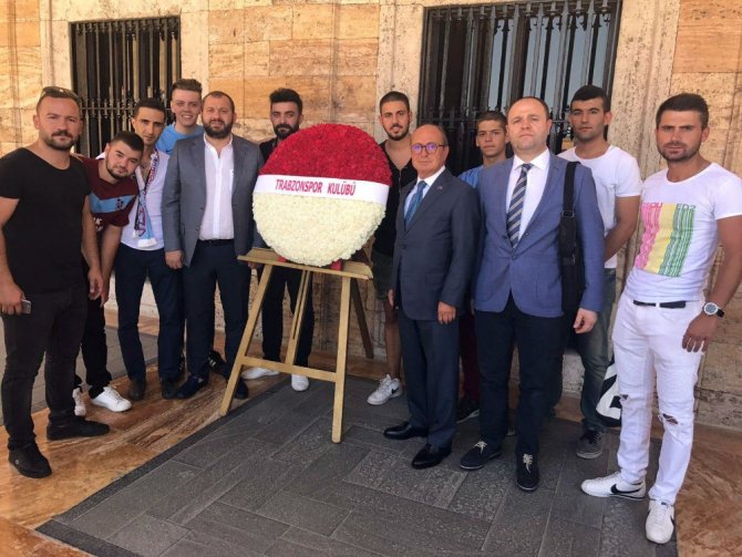 Trabzonspor’dan Anıtkabir’i Ve 15 Temmuz Şehitler Anıtı’nı Ziyareti