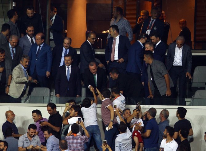 Cumhurbaşkanı Erdoğan Tribünde