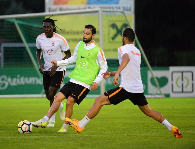 Galatasaray Avusturya Kampını Sürdürüyor