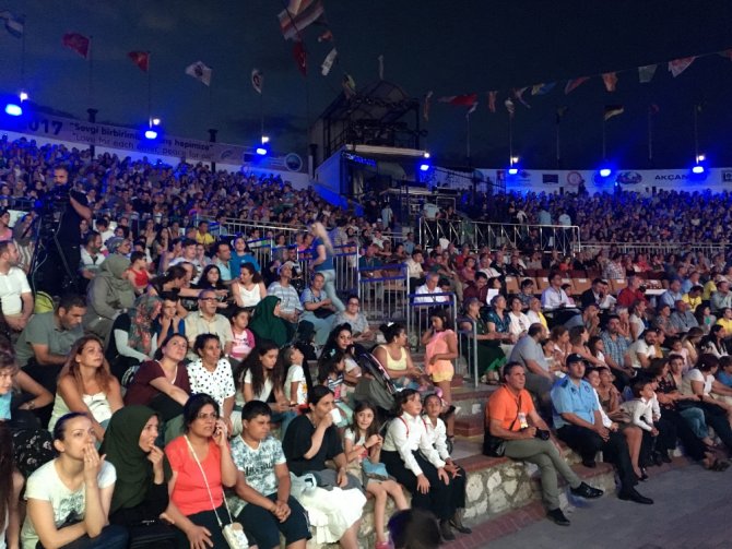 Kayahan, Büyükçekmece Festivali’nde Şarkılarıyla Anıldı