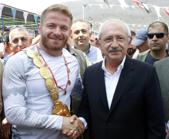 Chp Lideri Kılıçdaroğlu Er Meydanında