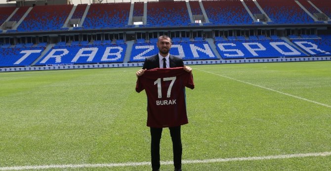 Trabzonspor, Burak Yılmaz İle 3 Yıllık Sözleşme İmzaladı