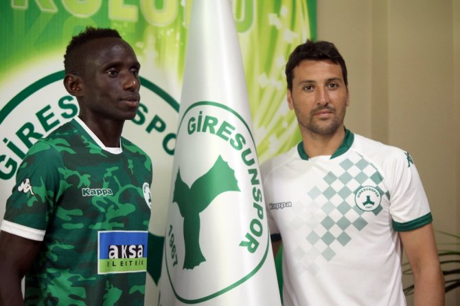 Giresunspor’da Çifte İmza