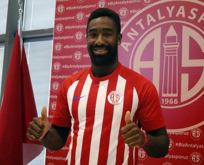 Djourou Antalyaspor’da