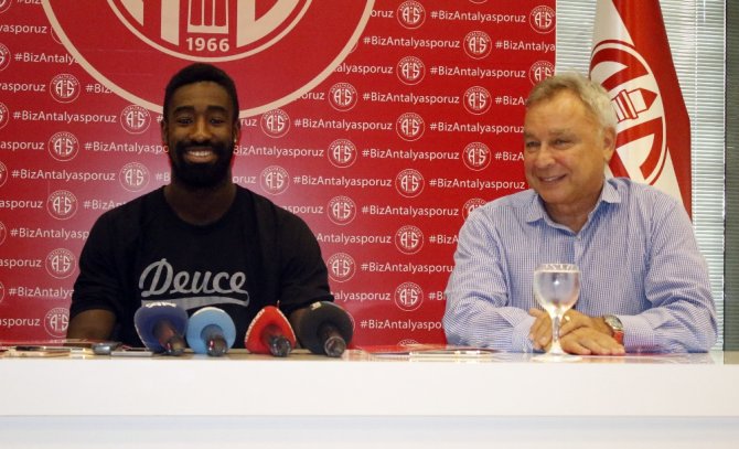 Djourou Antalyaspor’da