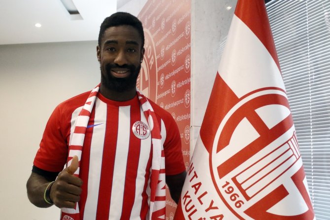 Djourou Antalyaspor’da