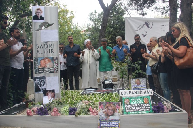 "Çolpan İlhan, Atilla İlhan’ın Sanki Bir Şiirinden Çıkmış Gibi"