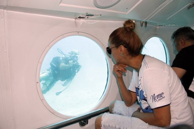 Niran Ünsal’ın Denizaltı Keyfi