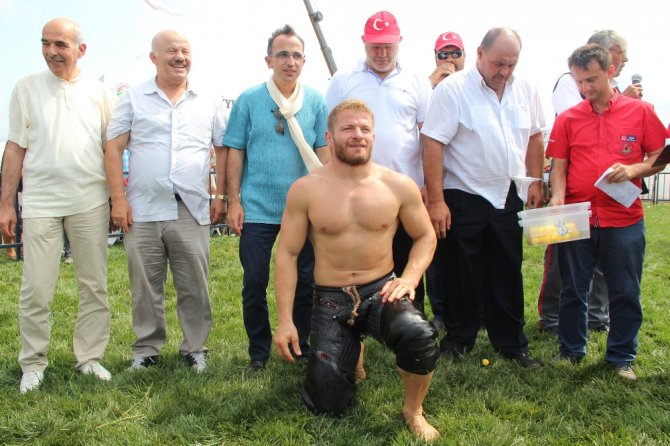Balaban Şile Yağlı Güreşleri’nde Sakatlık Geçirdi