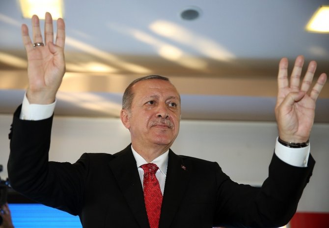 Cumhurbaşkanı Erdoğan Giresun’da Partililere Yoklama Yaptı
