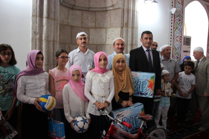 Artvin’de Çocuklar Camide Bir Araya Geldi