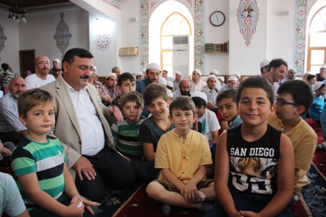 Artvin’de Çocuklar Camide Bir Araya Geldi