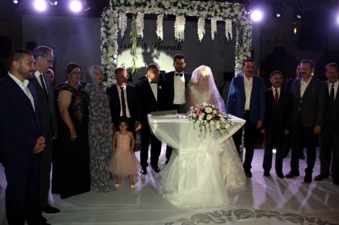 Bakan Tüfenkci Nikah Şahitliği Yaptı