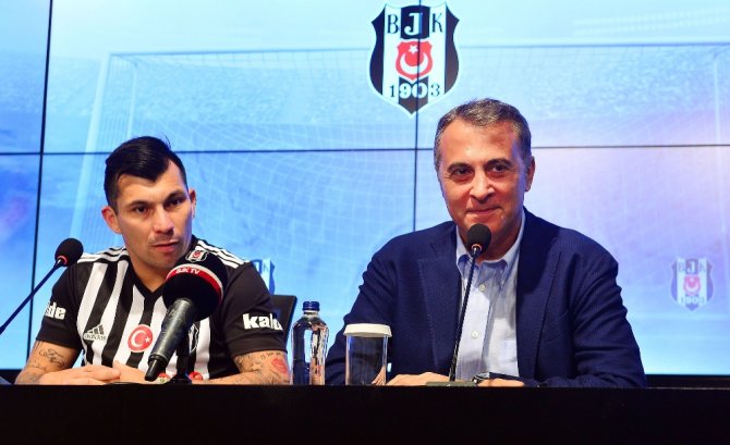 Medel: Çok Büyük Bir Kulübe Geldim