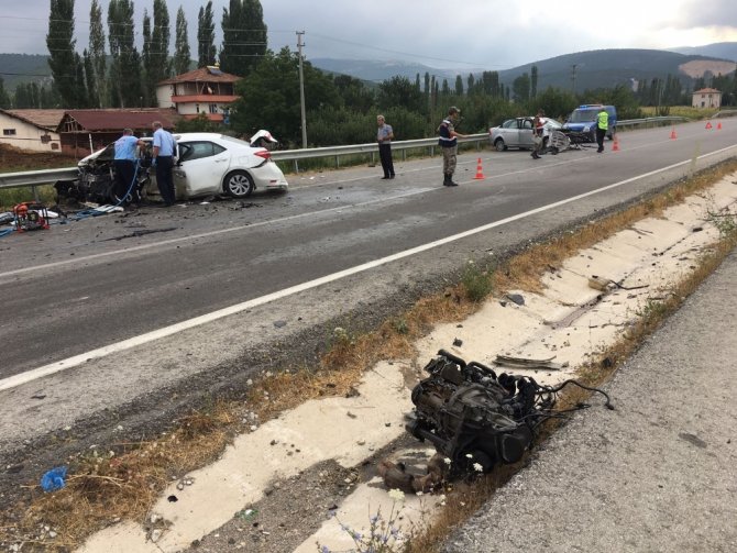 Amasya’da İki Otomobil Çarpıştı: 1 Ölü, 3 Yaralı