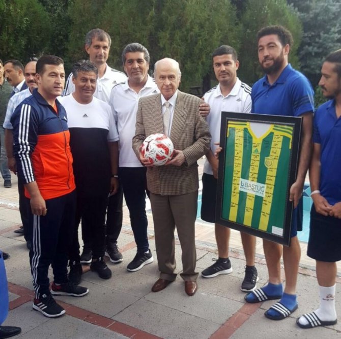Mhp Lideri Bahçeli’den Osmaniyespor’a Ziyaret