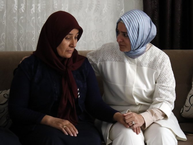Bakan Kaya’dan Şehit Ailelerine Ziyaret