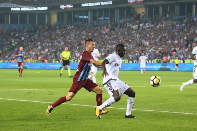 İlk Yarıda Gollü Beraberlik