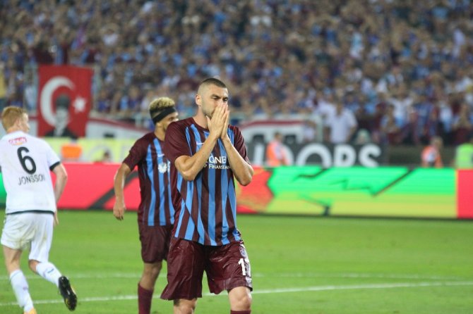 İlk Yarıda Gollü Beraberlik