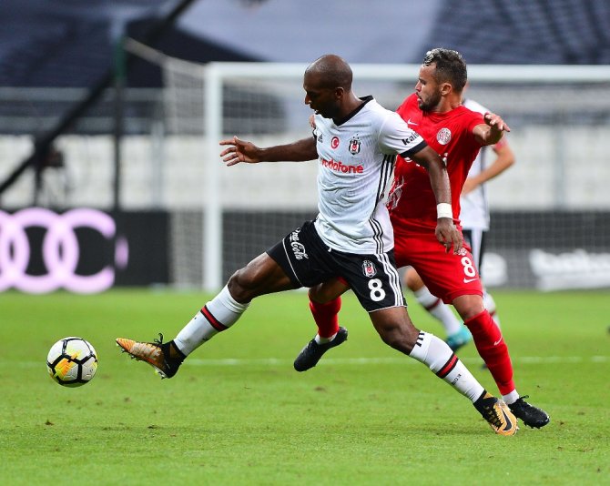 Beşiktaş İlk Yarıyı Önde Geçti