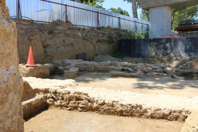 Marmaray Kazısında Tarihi Mezar Kalıntıları Bulundu
