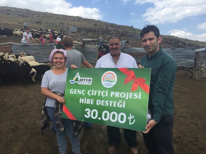 Artvin’de Küçükbaş Hayvan Dağıtımı Yapıldı