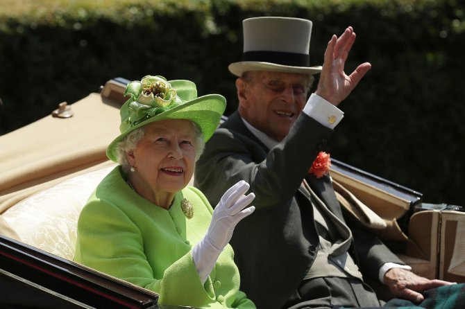 Kraliçe Elizabeth Tahtı Bırakıyor