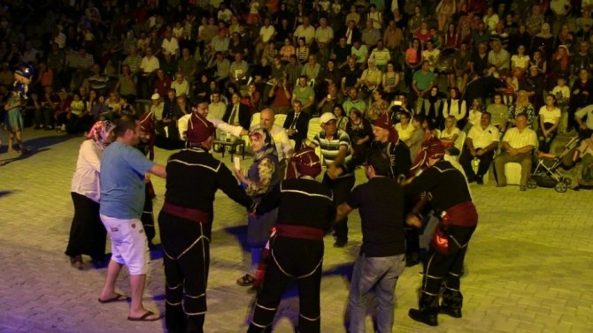 Artvin’in ‘Yaşayan İnsan Hazineleri’ Ve Nenni Grubu Büyük İlgi Gördü
