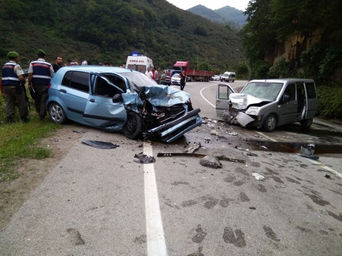 Giresun’da Trafik Kazası: 4 Yaralı