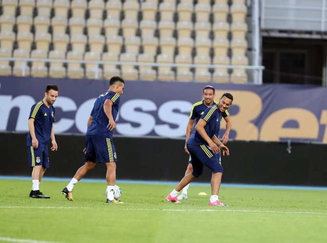 Fenerbahçe’de Vardar Sınavına Hazır