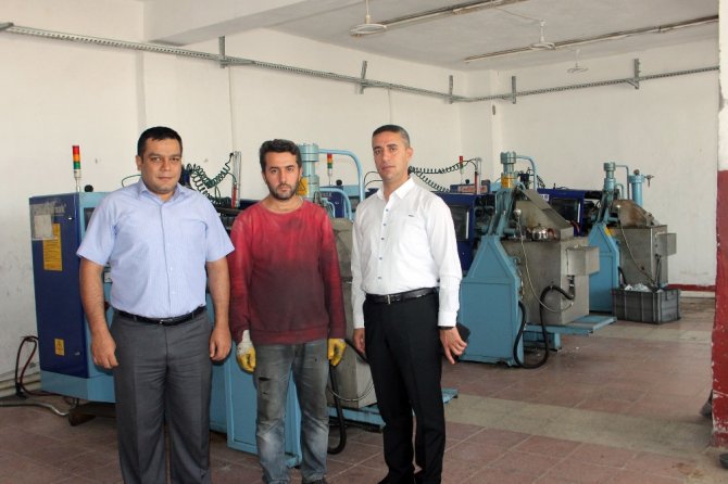 Tek Makineyle Başladı, Türkiye’ye Satıyor