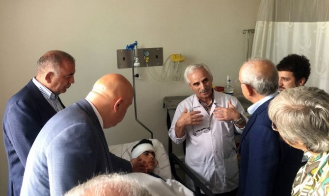 Kılıçdaroğlu, Traktör Kazasında Yaralanan İşçileri Ziyaret Etti