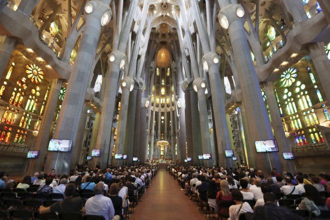 Barselona’da Terör Kurbanları İçin Cenaze Töreni